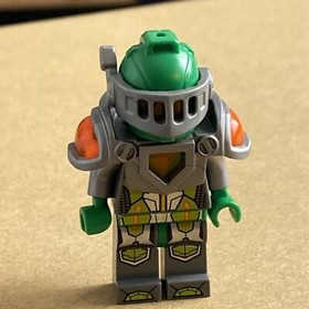 LEGO Nexo Knights - Aaron - Flat Silver Visor nex025 (70325) - Good Condition!