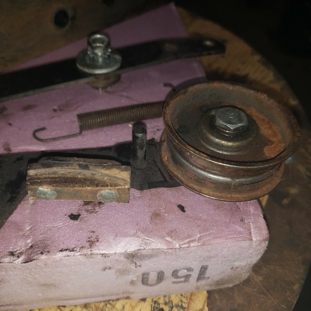 Montgomery ward 4hp 20" Snow Blower Belt Tensioner Pulley Assembly