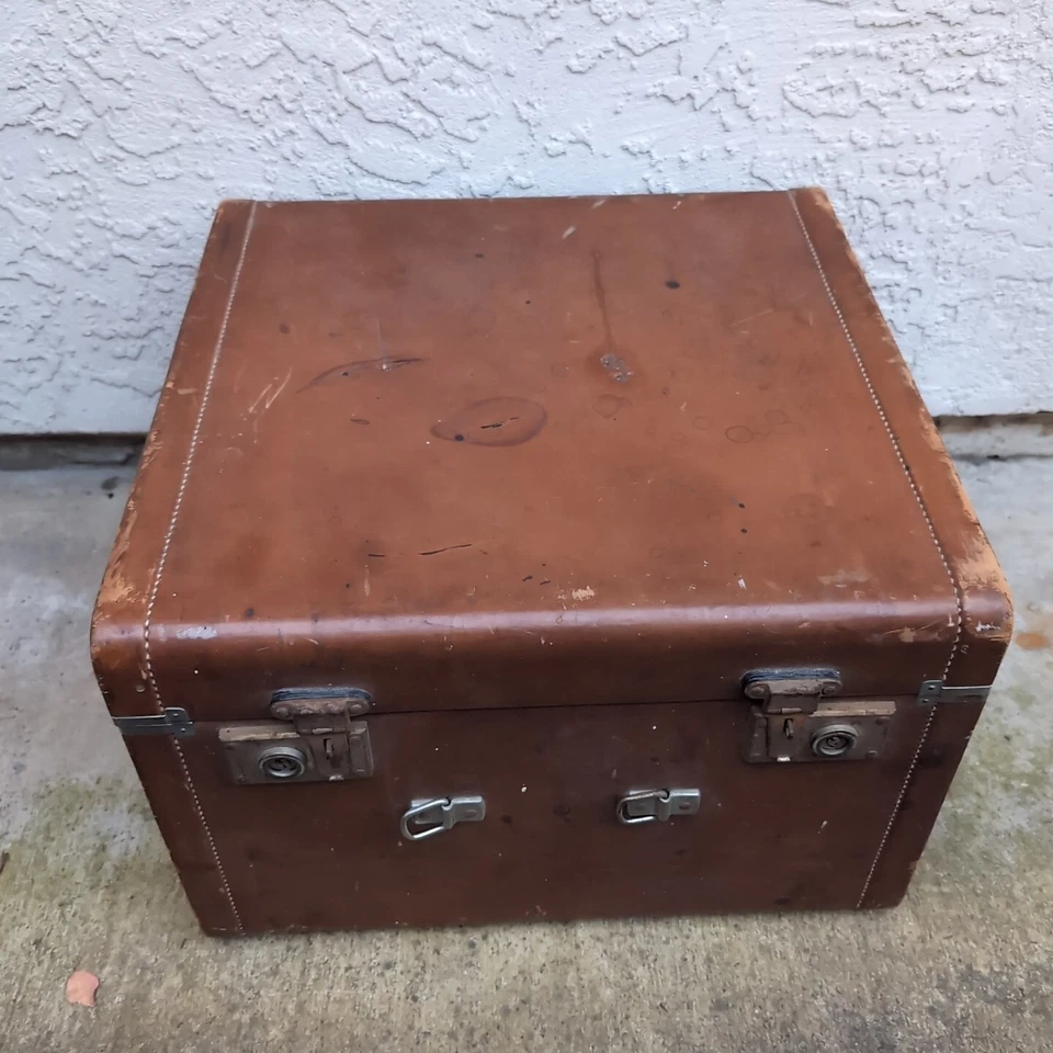 Vintage "Your Chance" Leather Luggage HAT Case Shanghai China Size 18x18x12.5 - Image 3 of 4