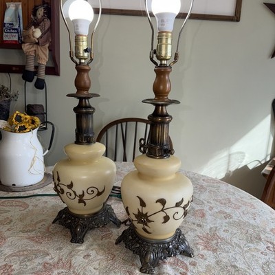 Mid century Mod Accurate Casting Co Hollywood Regency Milk Glass 3-Way 291/2Lamp