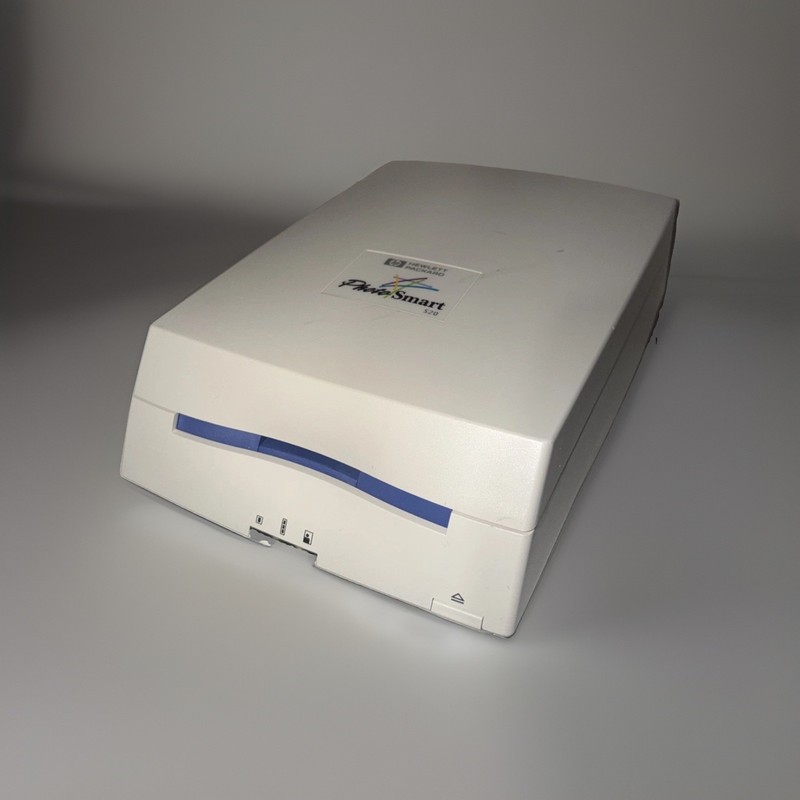Hewlett Packard HP PhotoSmart S20, c5101a -- Desktop Photo Film Scanner USB