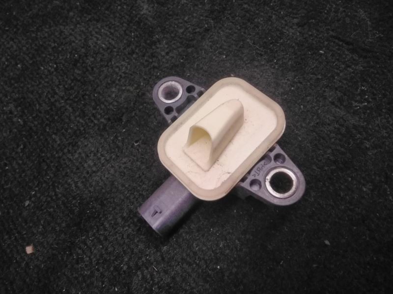 2017 AUDI R8 IMPACT SENSOR MODULE