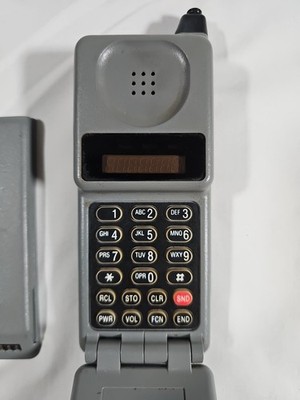 UNTESTED Motorola AirTouch MegaPhone Cellular Phone MODEL
