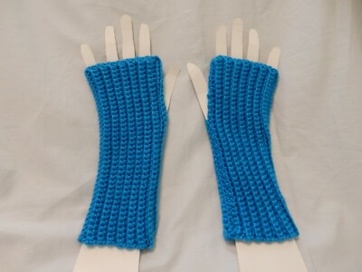 WRIST WARMERS / FINGERLESS TEXTING GLOVES HANDMADE IN THE U.S.A. / NEW 