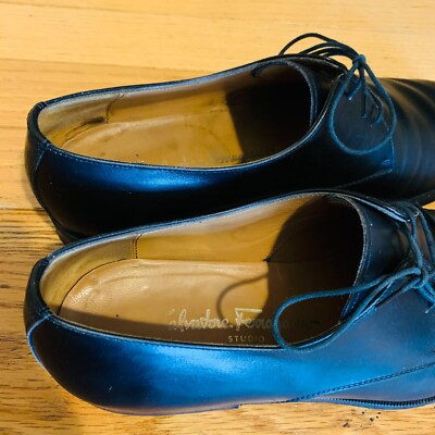 SALVATORE FERRAGAMO STUDIO CAP TOE BLACK LEATHER SHOES ITALY  display picture 1