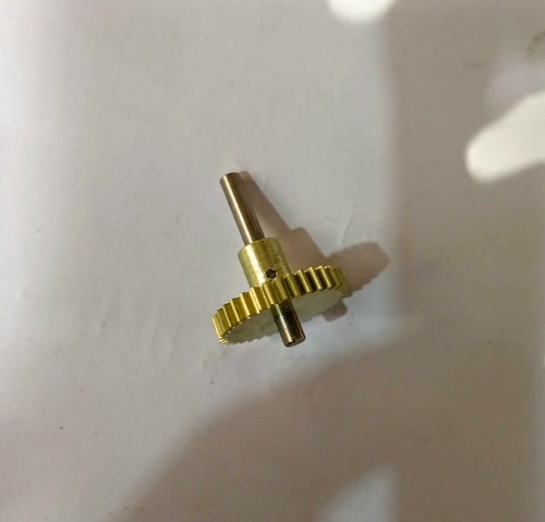 GEAR SPUR. MFR: ROCKWELL COLLINS, INC. *P/N: 547-2585-002*