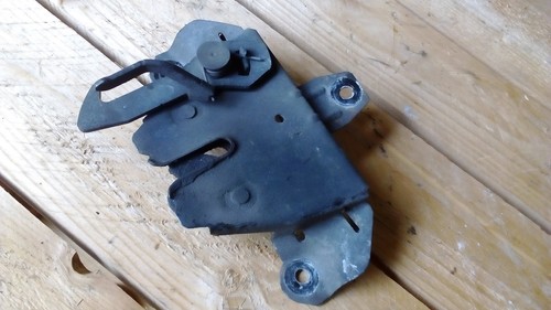 Mitsubishi Carisma I 1.6 DA1A Schloss Motorhaube Motorhaubenschloss vorne