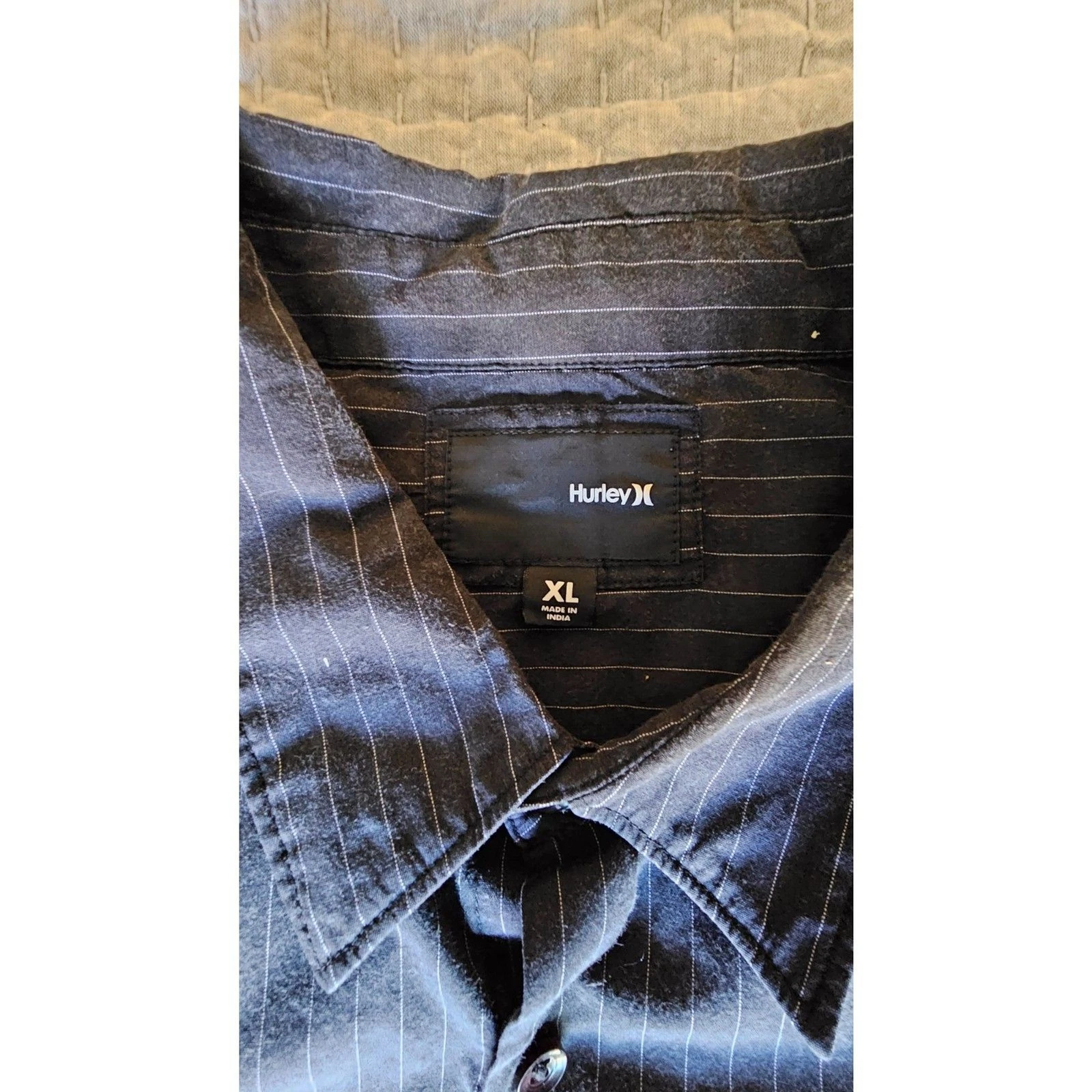 Men's Hurley Charcoal Gray Pinstripe Button Down Short Sleeve Shirt Size XL image 2