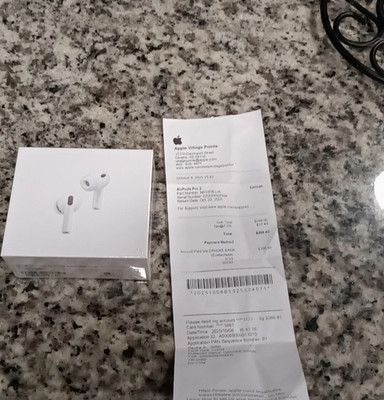 Apple AirPods Pro Wireless Earbuds Noise Cancellation Bluetooth White