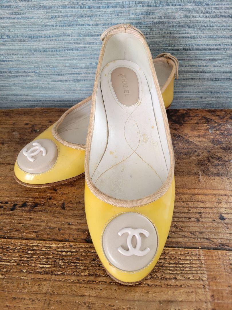 CHANEL CC Mark Ballet Flats in Classic Black