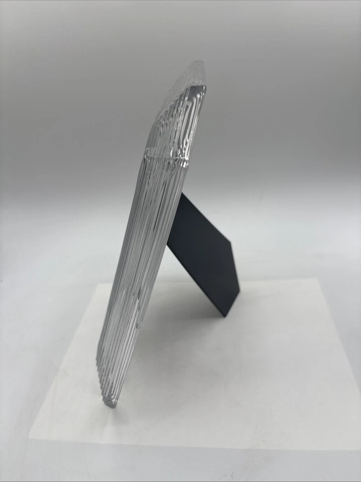 Marco de fotos biselado de vidrio MIKASA 5”x7” modelo WY202/575 Foto 2 de 4