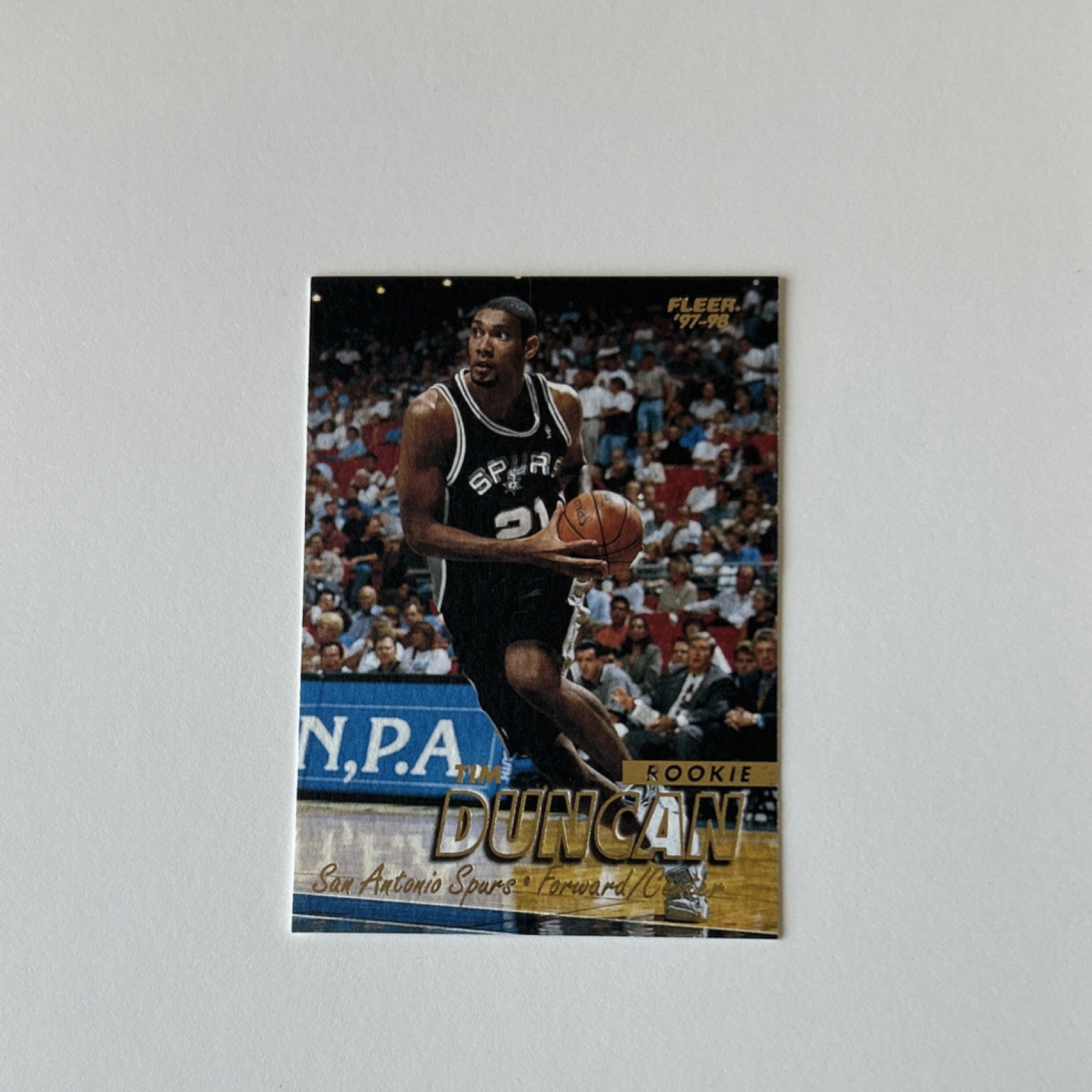 Fleer San Antonio Spurs Tim Duncan Rookie #201 1997-98 NBA Basketball Card