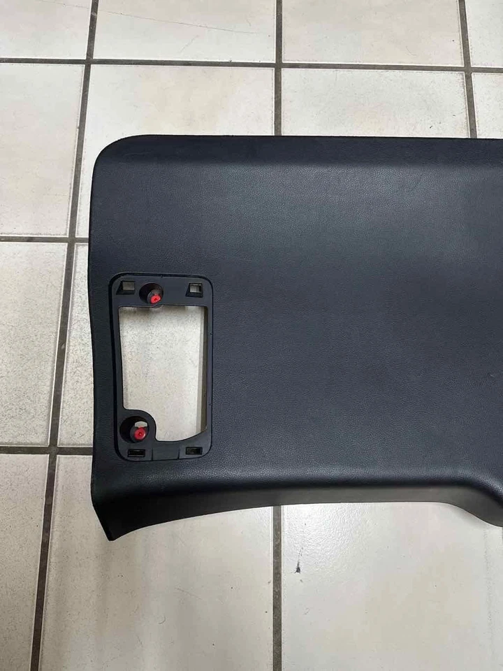 Toyota Highlander puerta trasera 20 24 tapa maletero embellecedor inferior panel cubierta OEM 647800E100 Foto 2 de 4