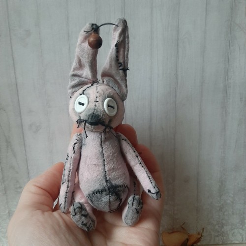 Gruselhase. Stofftier Primitivhase, Sammlerspielzeug - Bild 2 von 5
