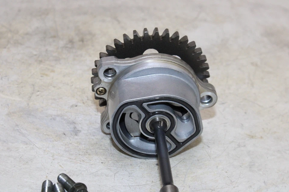 01-05 SUZUKI GSXR 600 OEM MOTOR BOMBA DE ACEITE Foto 3 de 4