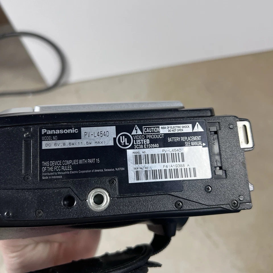 Panasonic Palmcorder PV-L454D VHS-C Video Camera Cam Camcorder 750x No Battery - Image 2 of 4