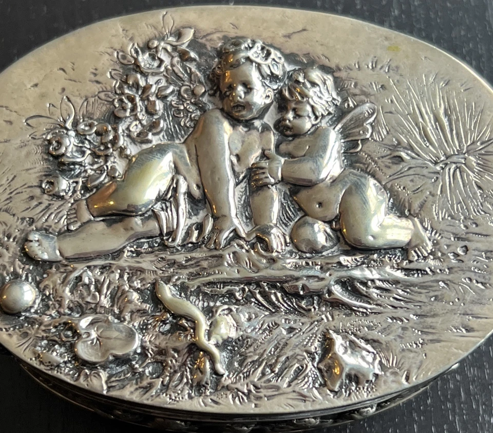 Caja con bisagras antigua de plata esterlina 0,800 de querubín Foto 2 de 4
