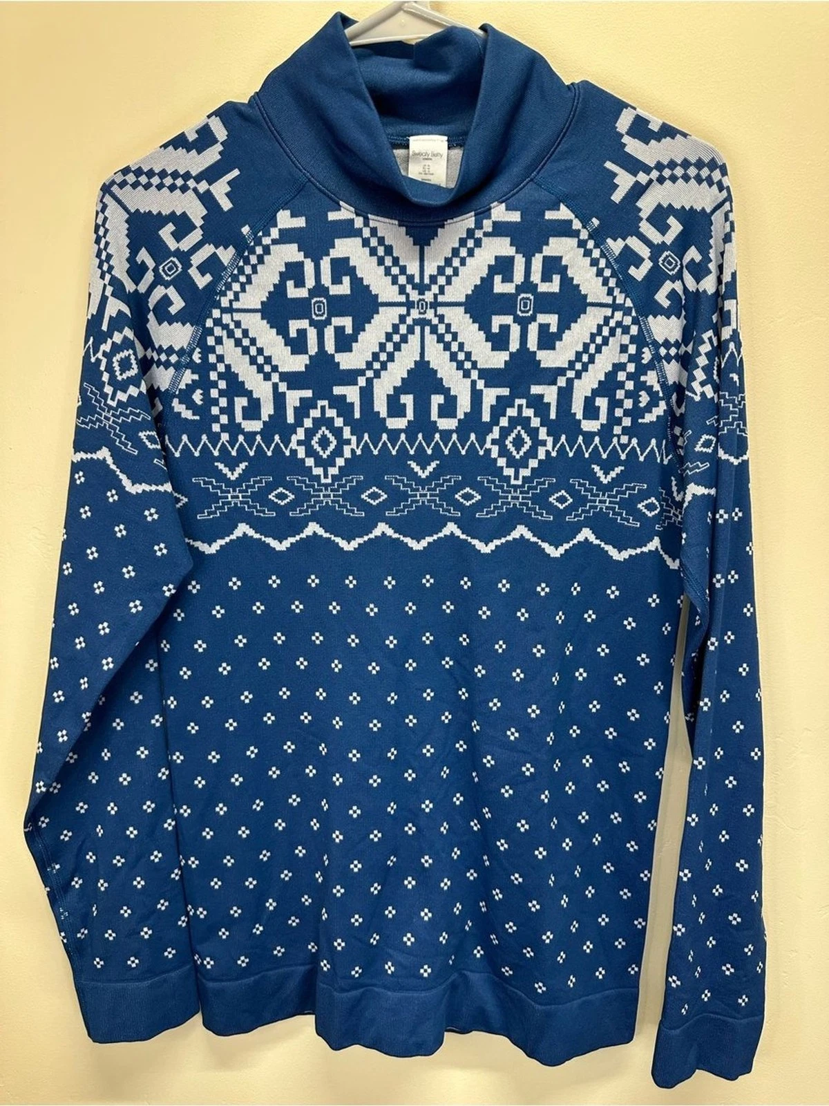 Sweaty Betty Size 12 Luxury Cold Gear Fair Isle Base Layer Top - P2P 18”
