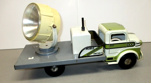 VINTAGE MARX PRESSED STEEL #14 MOBILE SEARCHLIGHT TRUCK WITH FRICTION MOTOR