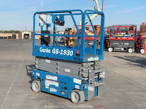 2017 Genie GS-1930 19' Electric Scissor Lift Aerial Manlift Platform 24V bidadoo - Picture 3 of 12