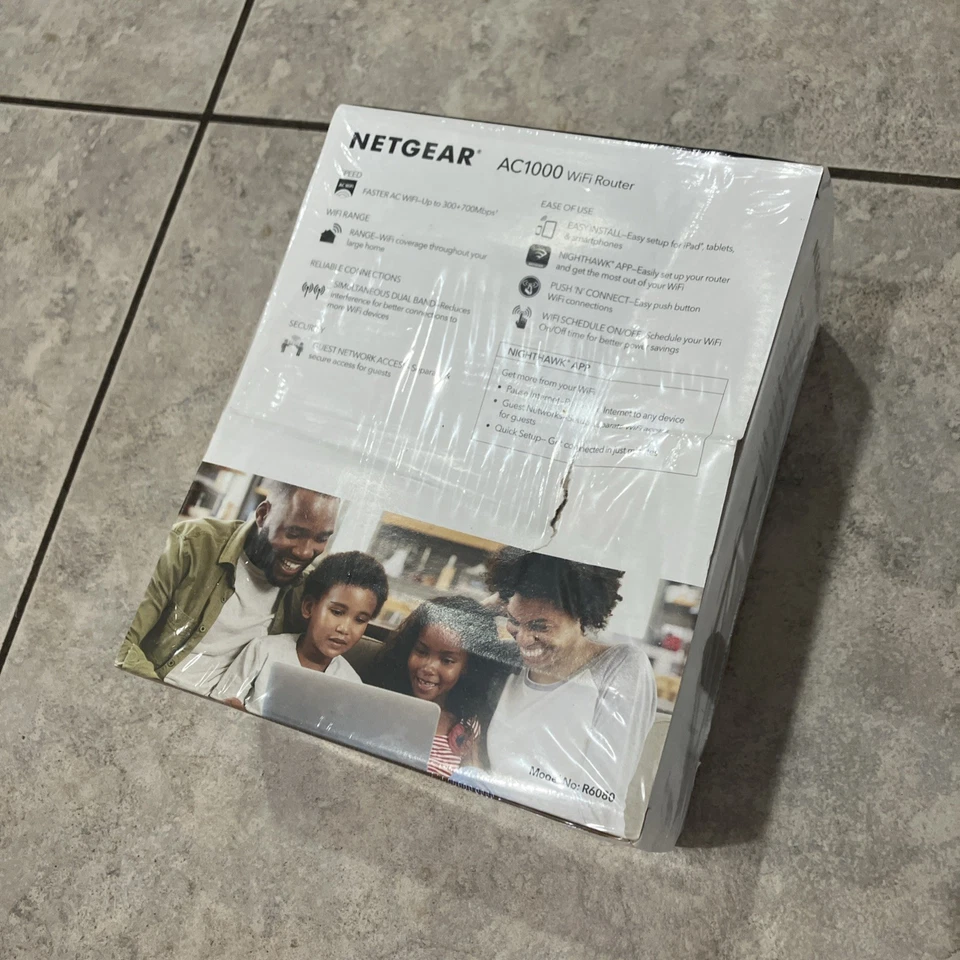 NETGEAR - AC1000 Dual-Band Wi-Fi 5 Router - Up to 15 devices New Sealed Box Dmg - Image 3 of 4