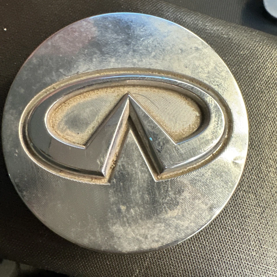 Tampa central de roda INFINITI G35 Q45 I30 G20 M45 FABRICANTE DE EQUIPAMENTO ORIGINAL - Imagem 2 de 4