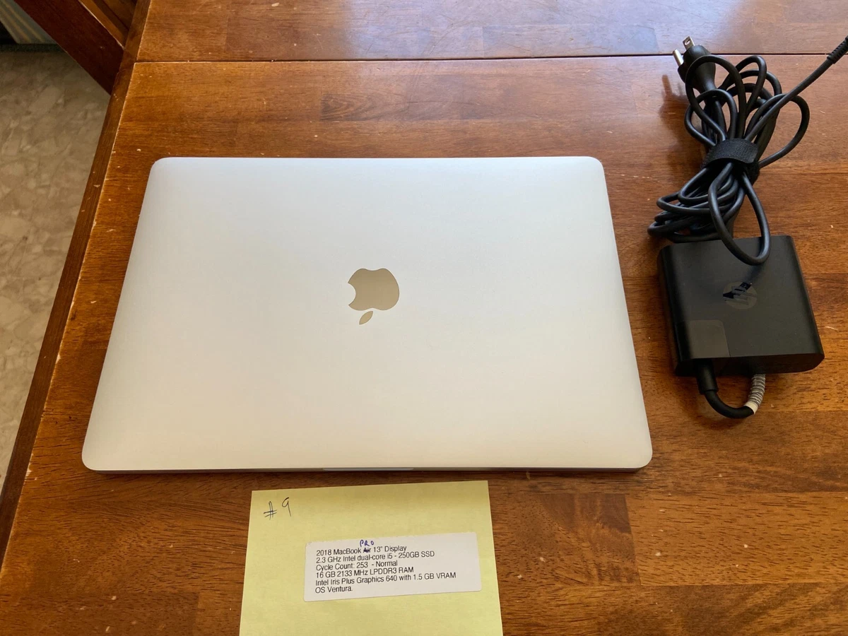2017 Apple MacBook Pro Retina 13.3'' (256GB SSD, Intel Core i5 2.3 GHz,16GB RAM)