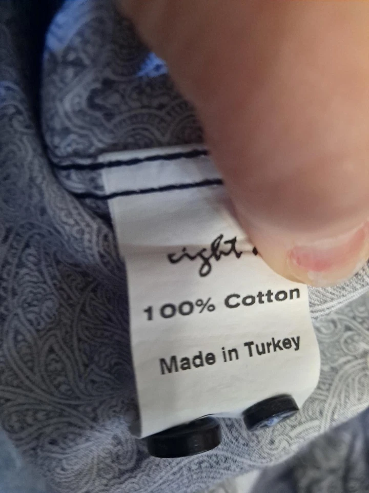 Camisa Insight X Calce Clásico Blanco y Negro Paisley Abotonada Talla Mediana Foto 3 de 4