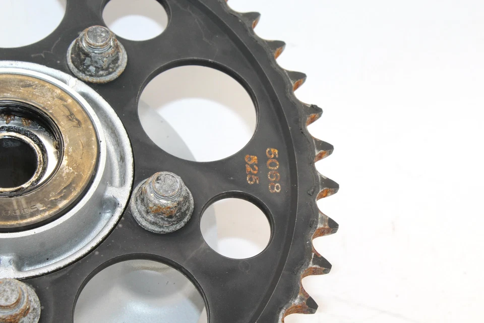 Piñón trasero Suzuki Sv650s 2005 Foto 3 de 4