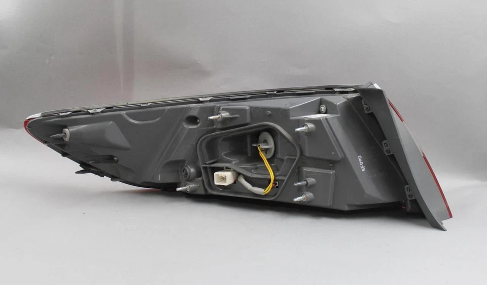 Right Passenger Tail Light Quarter Mounted Fits 2012-17 HYUNDAI AZERA OEM #40670 - Image 4 of 4