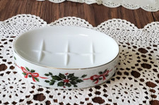 Vtg Red Green  White Christmas Holly Berry Soap Dish Made in Japan 5 1/2"