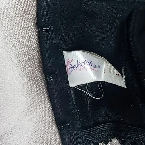 Fredricks of Hollywood Sexy Black Lace & Satin bra - M / 34B/C - Picture 8 of 16