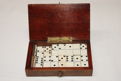 27 Miniature Antique Bone Dominoes in Wooden Box Handmade ( 1 missing) - Picture 9 of 11
