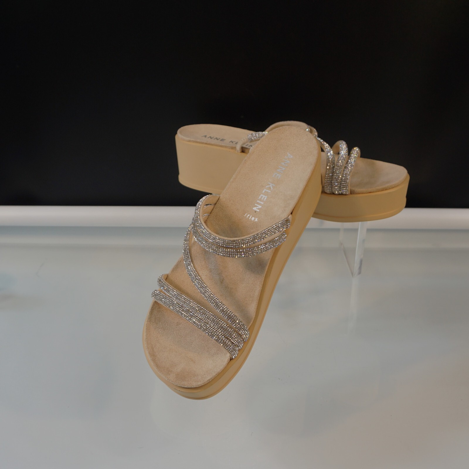 APL Scarpe donna Anne Klein Vaga taglia 10 M beige sandali con zeppa nuda