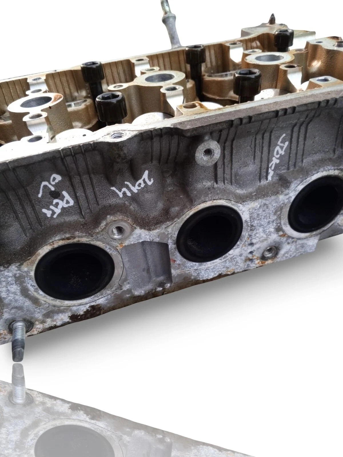 Nissan Juke HR16DE cylinder head ports actual item