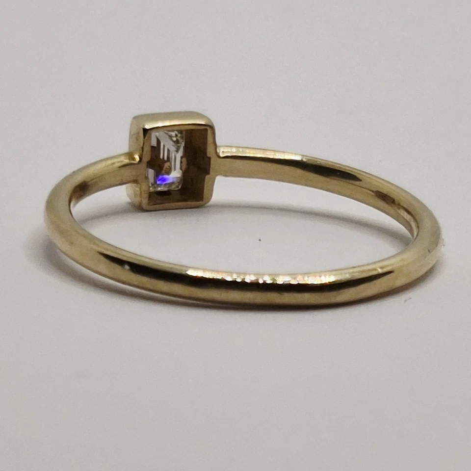 9ct Gold Diamond Solitaire 0.15ct Thin Band Yellow Gold 375 Ring Size P 1/2 - Image 2 of 4