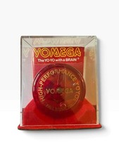 Vintage Yomega Brain Yo-Yo Red Original Display Case Auto Return.