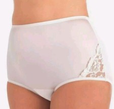 NEW Vanity Fair White Nylon Perfectly Yours Lace Nouveau Plus Sz 9/2XL 4 Pack
