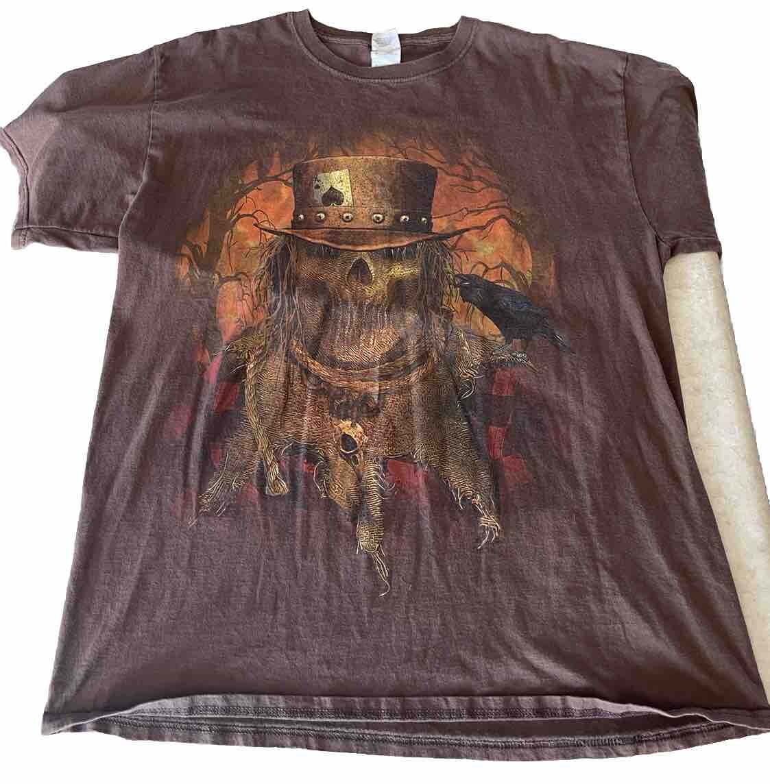 VTG Scarecrow Skull Top Hat Crow Poker Graphic Tee Brown Halloween Shirt Sz L