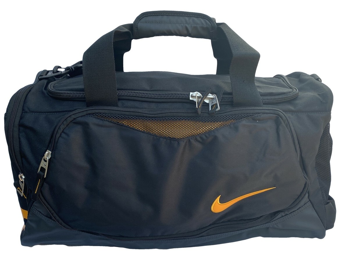nike black holdall