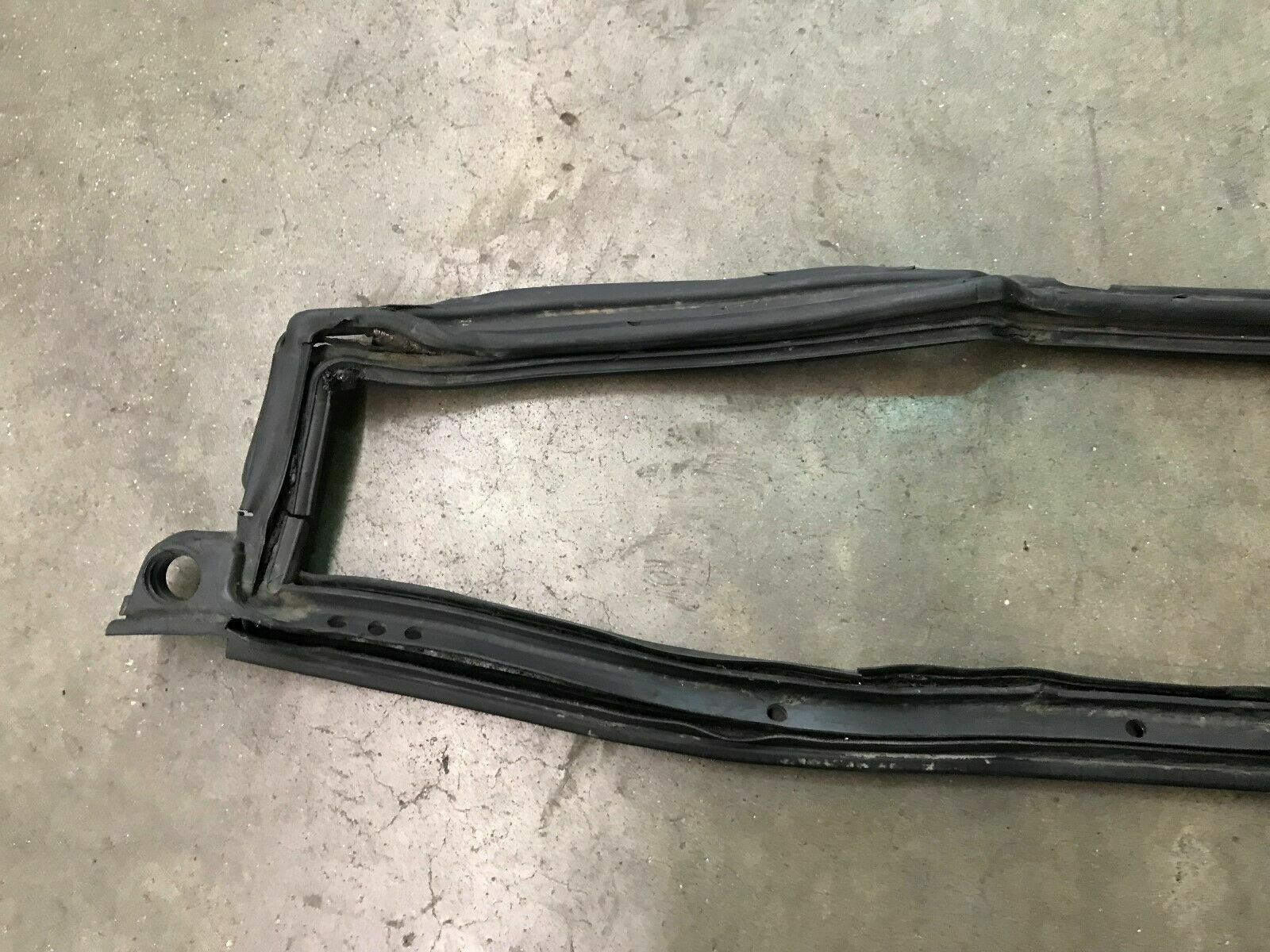 LAMBORGHINI GALLARDO SPYDER REAR WINDOW GLASS RUBBER GASKET SEAL OEM 407827460A