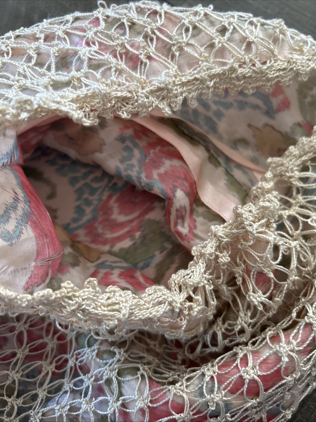 Rare Vintage Delicate Hand Made Pullstring   Cinc… - image 9