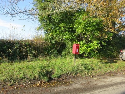 Photo A2 Post Box Crosspost RH17 58 Crosspost (Haywards Heath) c2012