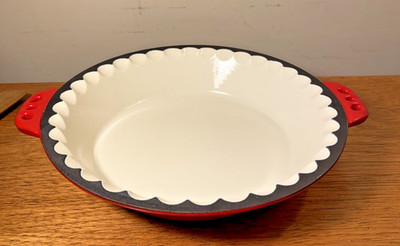 Cuisine Company Pie Pan Enameled Cast Iron Baking Cooking 10.25'' 1.5 Qt Red