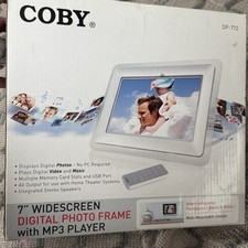 COBY 7" DP772 DIGITAL WIDESCREEN PHOTO FRAME / MP3 PLAYER -