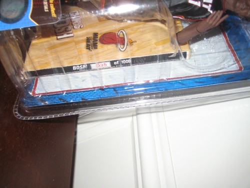 MCFARLANE NBA 19 CHRIS BOSH SILVER COLLECTOR LEVEL CHASE VARIANT #535/1000 HEAT - Picture 2 of 2