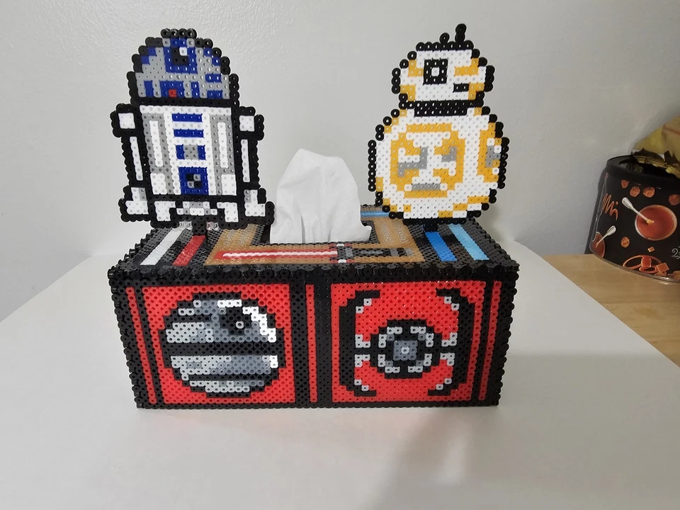 Cubierta de caja de pañuelos Star Wars - Perler Bead - RARA - R2D2, DARTH VADER, BB8, ETC Foto 2 de 4