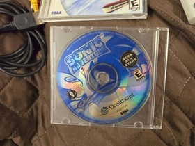Dreamcast Bundle &ndash; Berserk + Sonic Adventure + 4 OEM Controllers