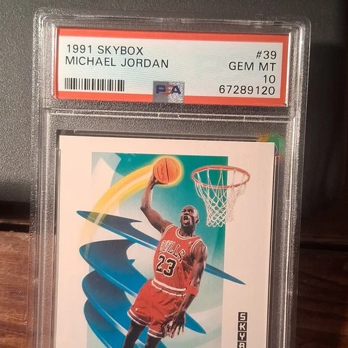 SkyBox 1991-92 Michael Jordan #39 Chicago Bulls Basketball Card PSA 10 Base Set