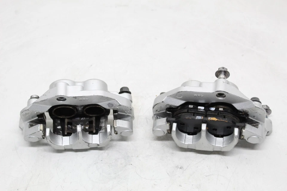 Yamaha Road Star XV1600A 1999 OEM pinza de freno delantera derecha izquierda par de pinzas Foto 4 de 4